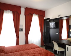 Hotel Bristol (Caorle, Italy)