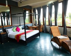 Khách sạn Jungle Edge Resort (Wayanad, Ấn Độ)