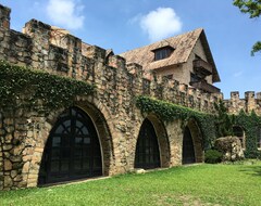 Koko talo/asunto Mengmuxiaowu Baodong Dreamwood Lodge (Dongshi District, Taiwan)