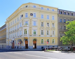 Hotel Kinsky Fountain (Prague, Czech Republic)