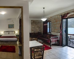 Otel Selana Studios (Karavostasi, Yunanistan)