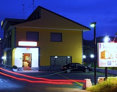 Khách sạn Rosy (Arluno, Ý)