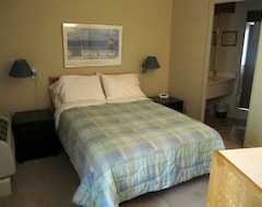 Khách sạn Royal Harbour Resort (Meaford, Canada)