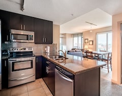 Toàn bộ căn nhà/căn hộ Calgary Downtown Vetro Penthouse - Fully Furnished Executive Suite (Calgary, Canada)