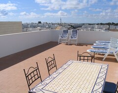 Tüm Ev/Apart Daire Modern Apartment Near Town Centre/Beach, Roof Terrace, Parking, Free Fibre Wifi (Conil de la Frontera, İspanya)