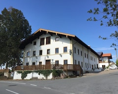 Khách sạn Hotel Alpenblick (Riedering, Đức)