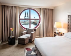 Hotel Hyatt Regency Cologne (Cologne, Germany)