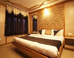Khách sạn OYO 4111 Hotel Shivraj (Nainital, Ấn Độ)