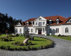 Hotel Folwark Ńemino (Sierakowice, Poland)