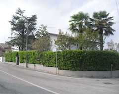 Cijela kuća/apartman Single House In Pordenone With Garden Near Venice (Pordenone, Italija)