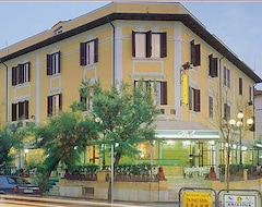 Khách sạn Hotel Des Bains (Pésaro, Ý)