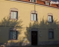 Koko talo/asunto Casa do Coreto (Crato, Portugali)
