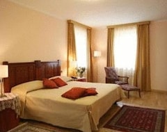 Hotel Castelbourg (Neive, Italija)