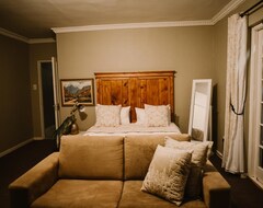 Hotel Autumn Lane (Paarl, South Africa)