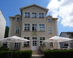 Khách sạn Haus Alexander (Ostseebad Heringsdorf, Đức)