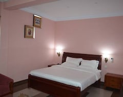 Khách sạn Precious Guest Lodge (Accra, Ghana)