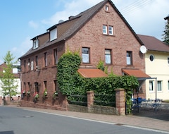 Nhà trọ Pension Stern (Freudenberg am Main, Đức)