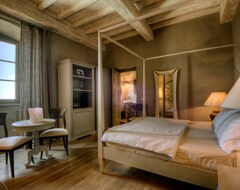 Hotel Villa Sassolini (Montevarchi, Italy)