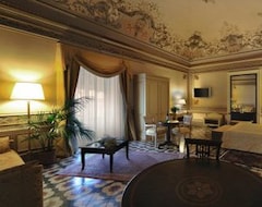 Hotel Manganelli Palace (Katanya, İtalya)