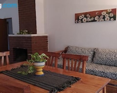Entire House / Apartment Chalet Naturaleza - Villa Rumipal - Cordoba - A 50 Mts Del Lago (Villa Rumipal, Argentina)
