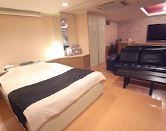 Hotelli hoteruJikeiNanShuhoterugurupu (Himeji, Japani)