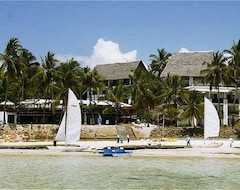 Khách sạn Voyager Beach Resort (Kwale, Kenya)