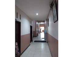 First Inn Hotel (Asahan, Endonezya)