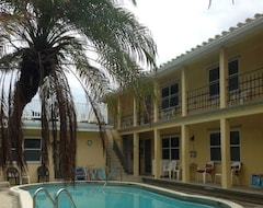 Hotel Caribbean Resort Suites (Hollywood, USA)