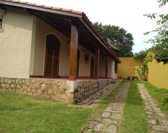 Tüm Ev/Apart Daire Promotional Prices! Beautiful And Comfortable House With Barbecue Next To The Beach (Ilhabela, Brezilya)