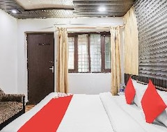 Oyo Flagship 86242 Aum Hotel (Nainital, Hindistan)