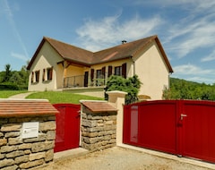 Toàn bộ căn nhà/căn hộ quiet house with garden, modern renovation near Beaune and vineyards (Nolay, Pháp)