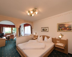 Hotel Hofer (Dorf Tirol, İtalya)
