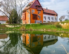 Khách sạn Vécsecity Superior (Hidasnémeti, Hungary)