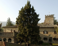 Hotel Country estate with a 16th century castle in the Chianti area (Greve in Chianti, Italija)