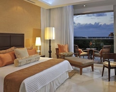 Hotel A Vacation Of Pure Enjoyment And Limitless Luxury Awaits You (Nuevo Vallarta, Meksiko)