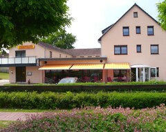 Khách sạn Road House (Hehlen, Đức)