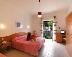 Khách sạn Ananea Tropea Yatching Resort (Tropea, Ý)