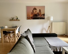 Koko talo/asunto New, Completely Furnished Vacation Apartment By MÜggelsee (Berliini, Saksa)