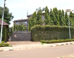DISCOVERY COURTS HOTEL (Entebbe, Uganda)