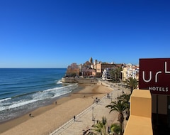 Hotel URH Sitges Playa (Sitges, Spain)