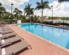 Otel Hawthorn Suites By Wyndham West Palm Beach (West Palm Beach, ABD)