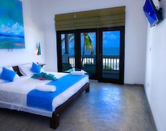 Khách sạn At Ease Beach Hotel (Hikkaduwa, Sri Lanka)