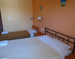 Antonis Beach-Rooms Hotel (Amoudara Heraklion, Greece)