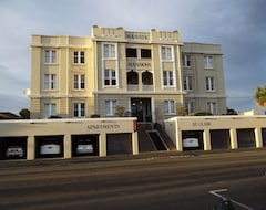 Khách sạn Majestic Mansions - Apartments At St Clair (Dunedin, New Zealand)