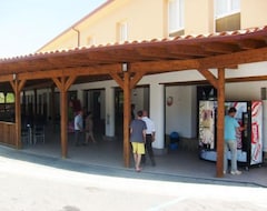 Hostel El Cruce (Villaharta, Spain)