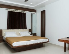 Khách sạn Oyo 4260  Saffron (Ahmedabad, Ấn Độ)