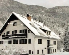 Hostel Nika (Kranjska Gora, Slovenya)