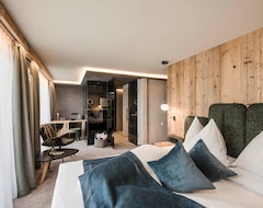 Hotel Goldknopf (Seiser Alm, Italy)