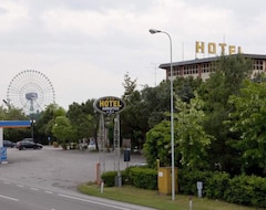 Hotel Adriatico (Ravenna, Italy)