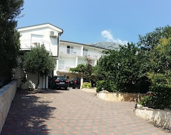 Hotel Apartments Trutina-Simunovic (Gradac, Croatia)